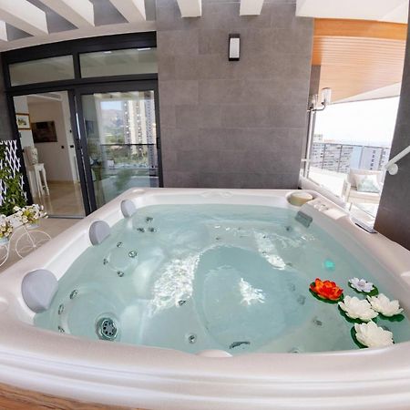 Sunset Waves Benidorm Julieta Vistas Al Mar Premium 200 Mt2 Con Jacuzzi En Terraza 아파트 외부 사진