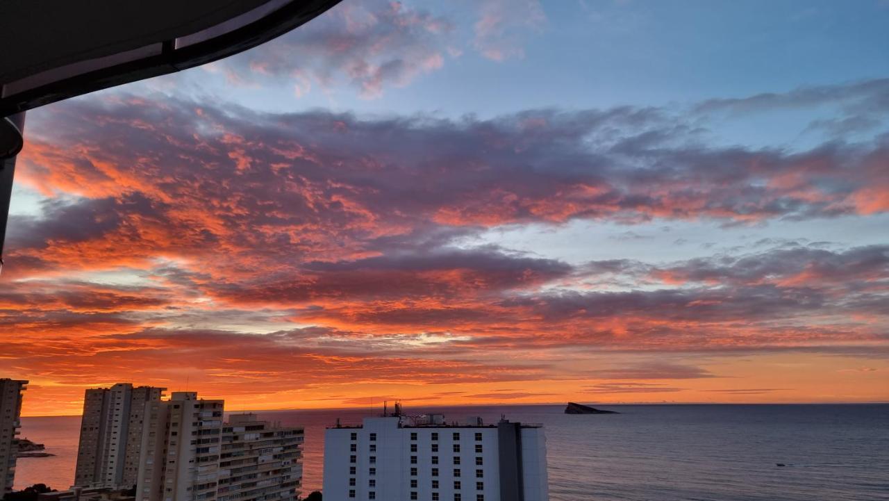 Sunset Waves Benidorm Julieta Vistas Al Mar Premium 200 Mt2 Con Jacuzzi En Terraza 아파트 외부 사진