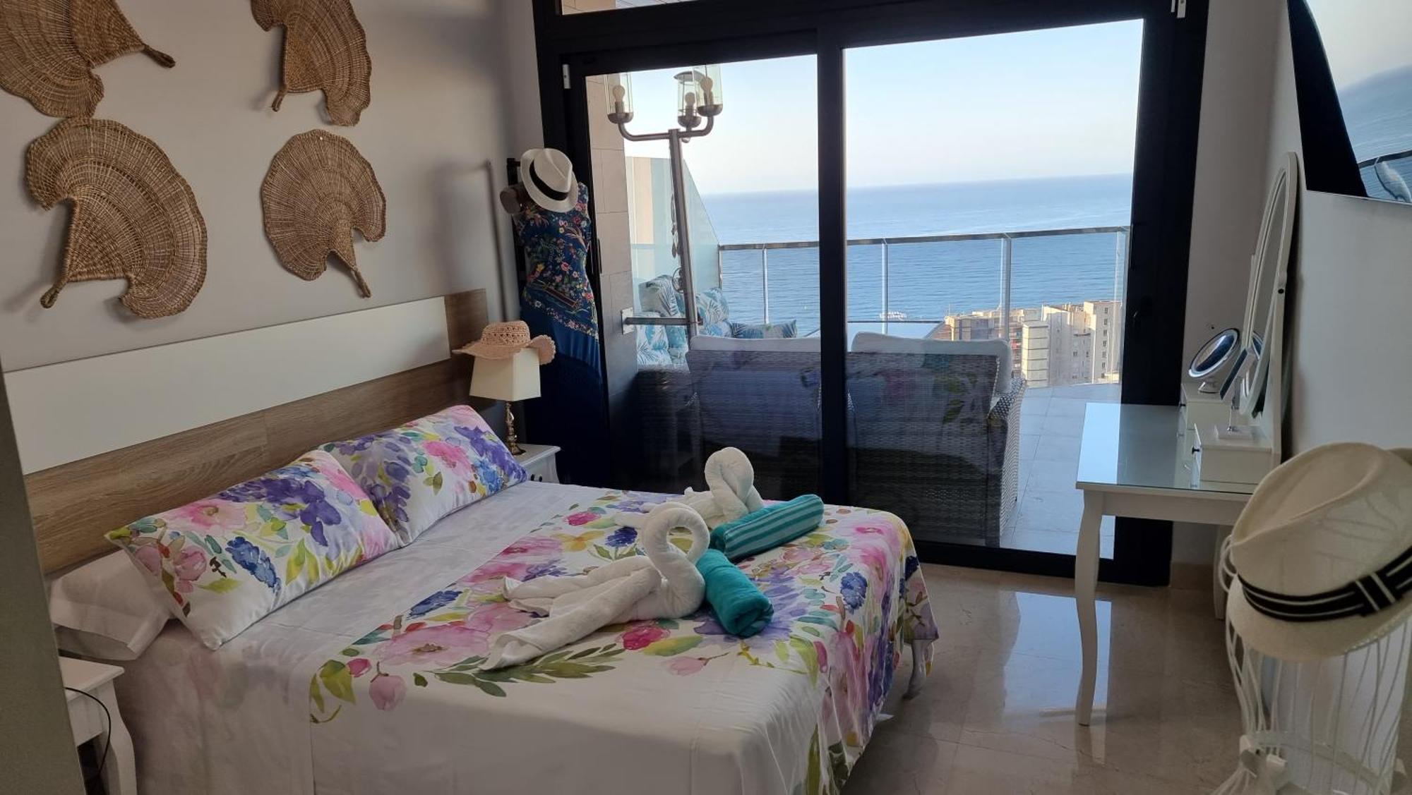 Sunset Waves Benidorm Julieta Vistas Al Mar Premium 200 Mt2 Con Jacuzzi En Terraza 아파트 외부 사진